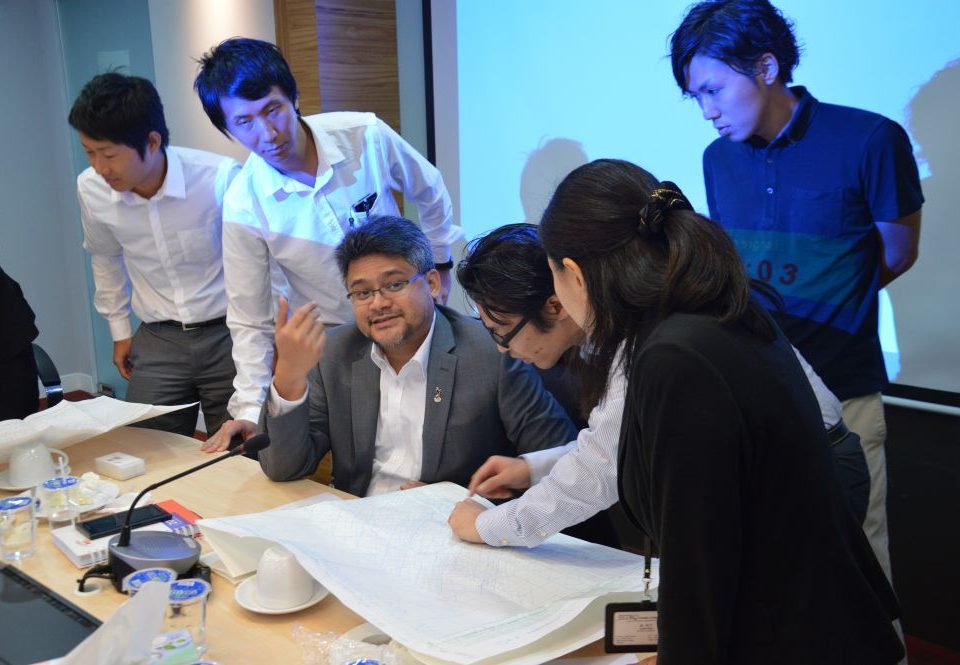 INDEPTH ANALYSIS: The delegation from the Japanese External Trade Organisation (JETRO) explaining to Malaysia Rapid Transit Corporation Operations and Assets Management Director, Encik Mahmood Abdul Razak (third from left), the technical analysis of routes at Japanese railway stations.
