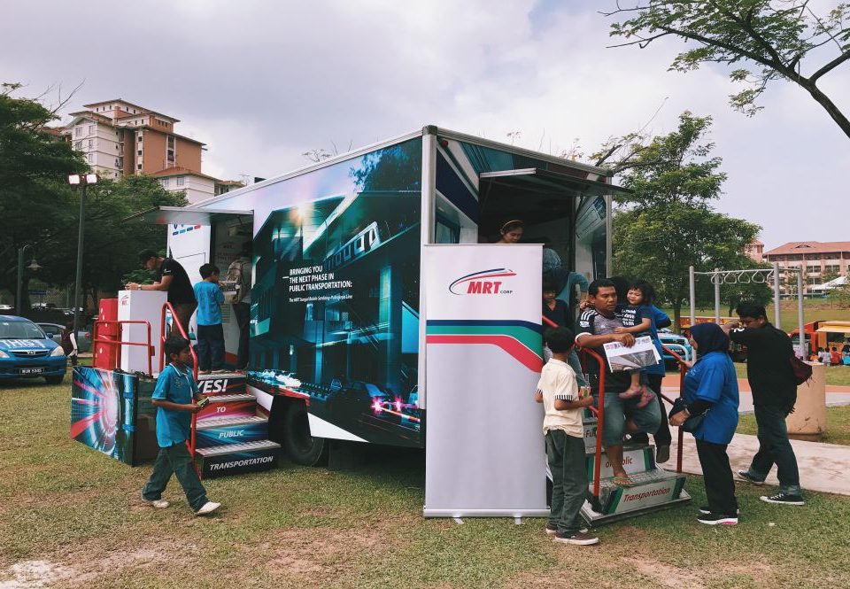 POPULAR: Trak Informasi merupakan antara tarikan di kalangan penduduk yang menghadiri Program Negaraku@Komuniti Peringkat Wilayah Persekutuan dan Putrajaya.