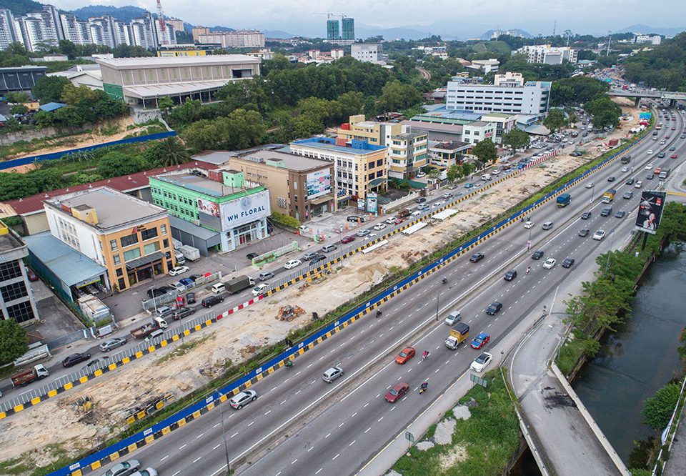 Water pipe laying works in preparation for pipe relocation at the upcoming Sri Damansara West Station site.