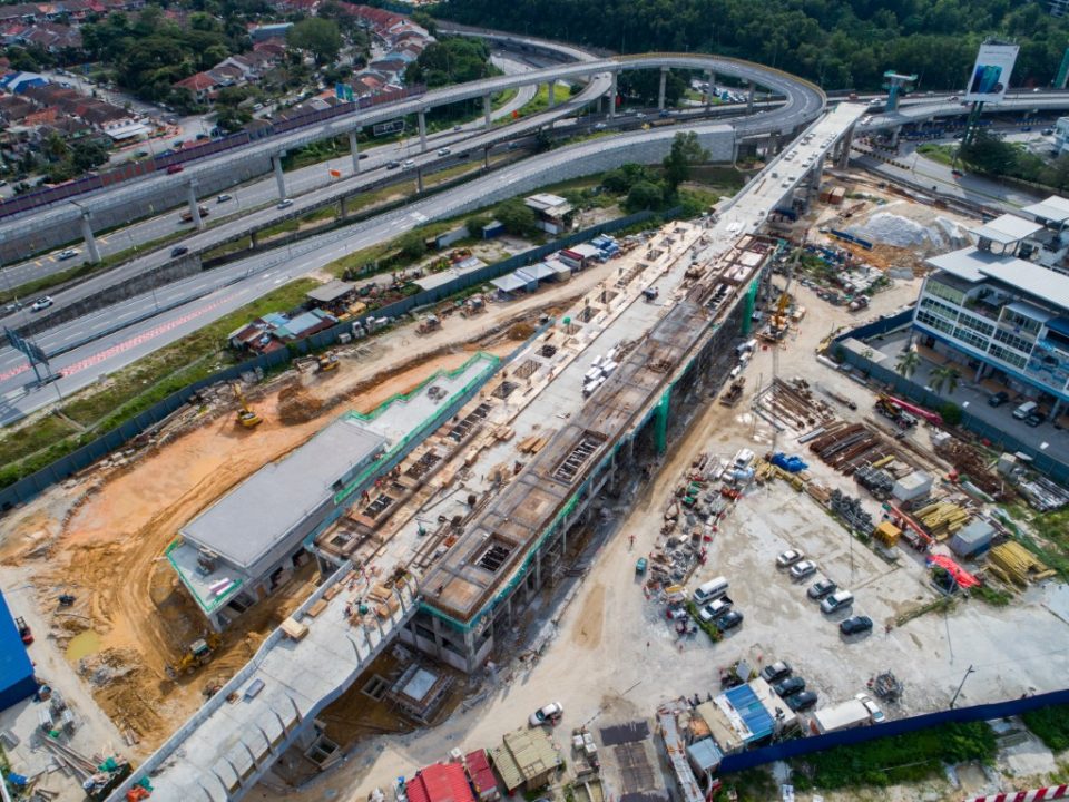 Pandangan udara tapak Stesen MRT Sri Damansara Timur.