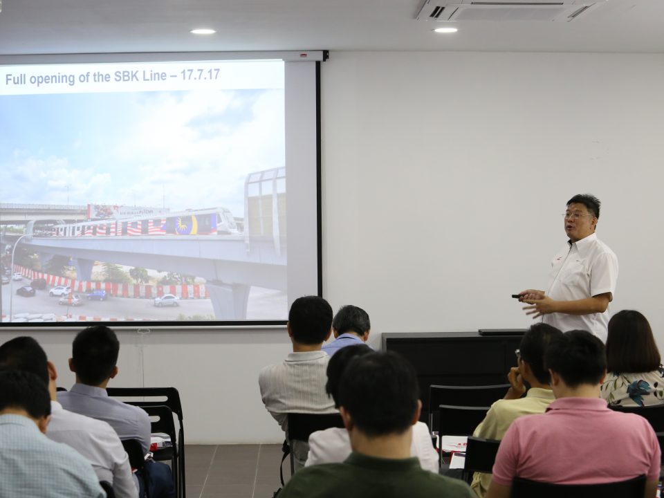 BRIEFING: Malaysia Rapid Transit Corporation Sdn Bhd Strategic Communications and Stakeholder Relations General Manager Leong Shen Li providing the briefing on the MRT Project to the delegates from Bursa Malaysia Invest Malaysia 2019
