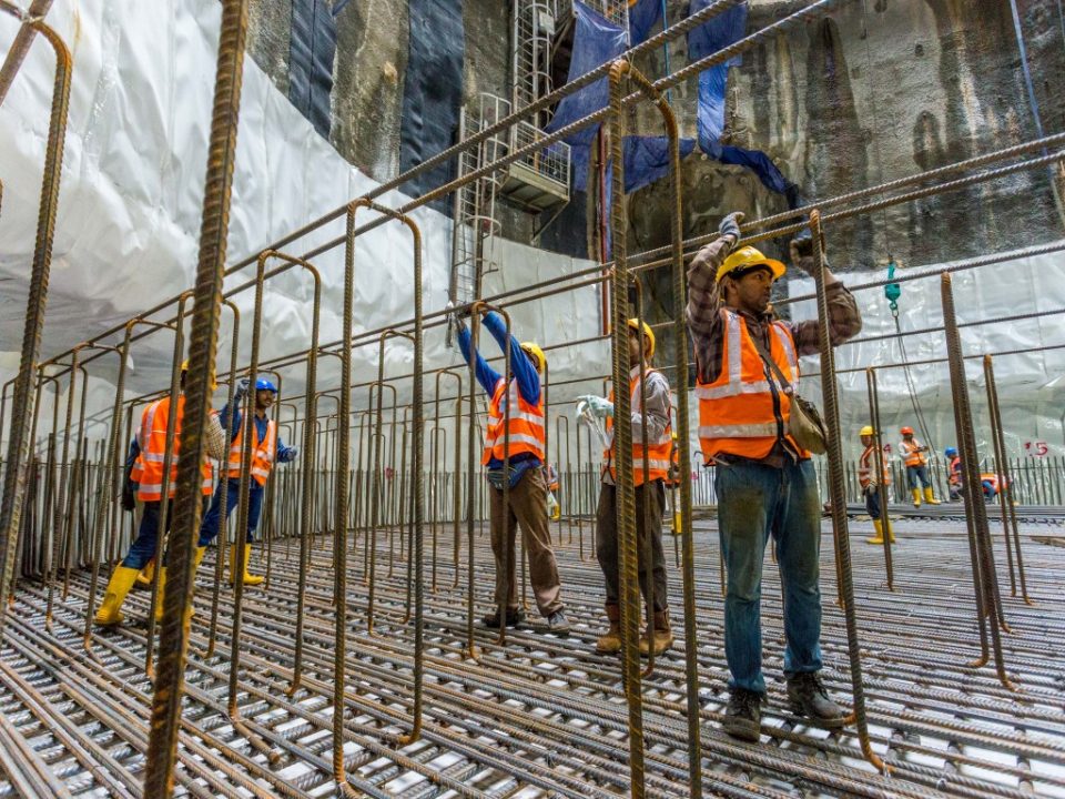Kerja-kerja pemasangan rebar sedang berjalan di tapak Syaf Penyelenggaraan 2.