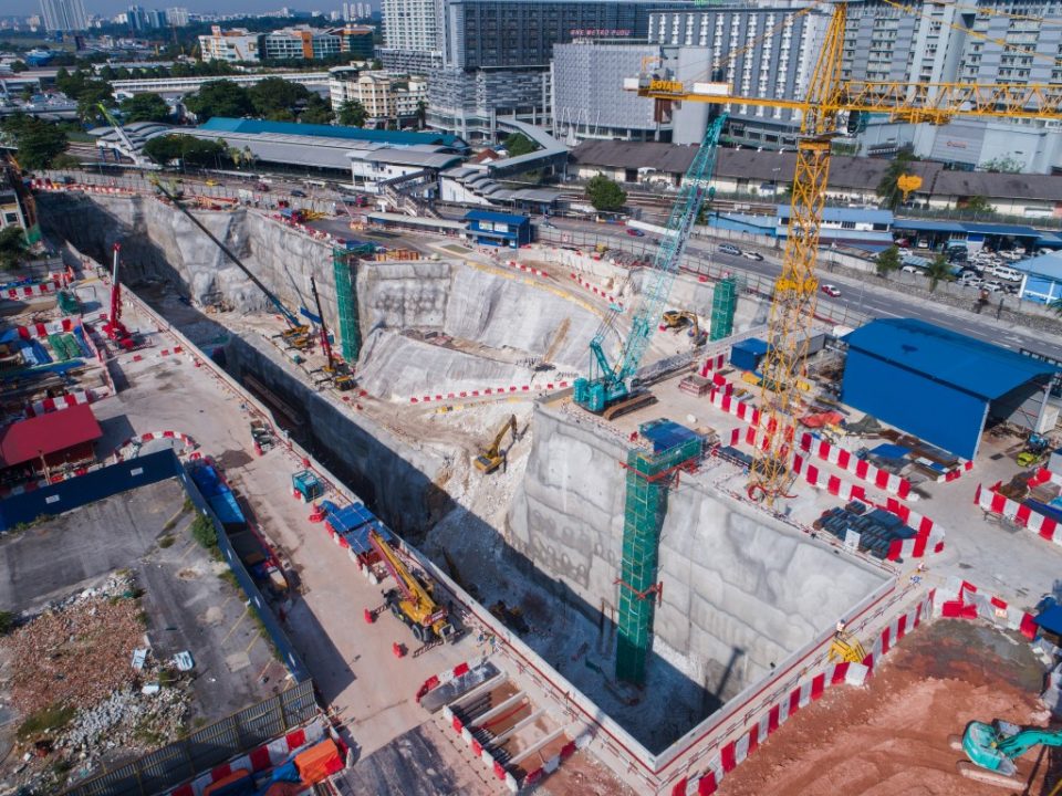Pandangan atas tapak Stesen MRT Chan Sow Lin.