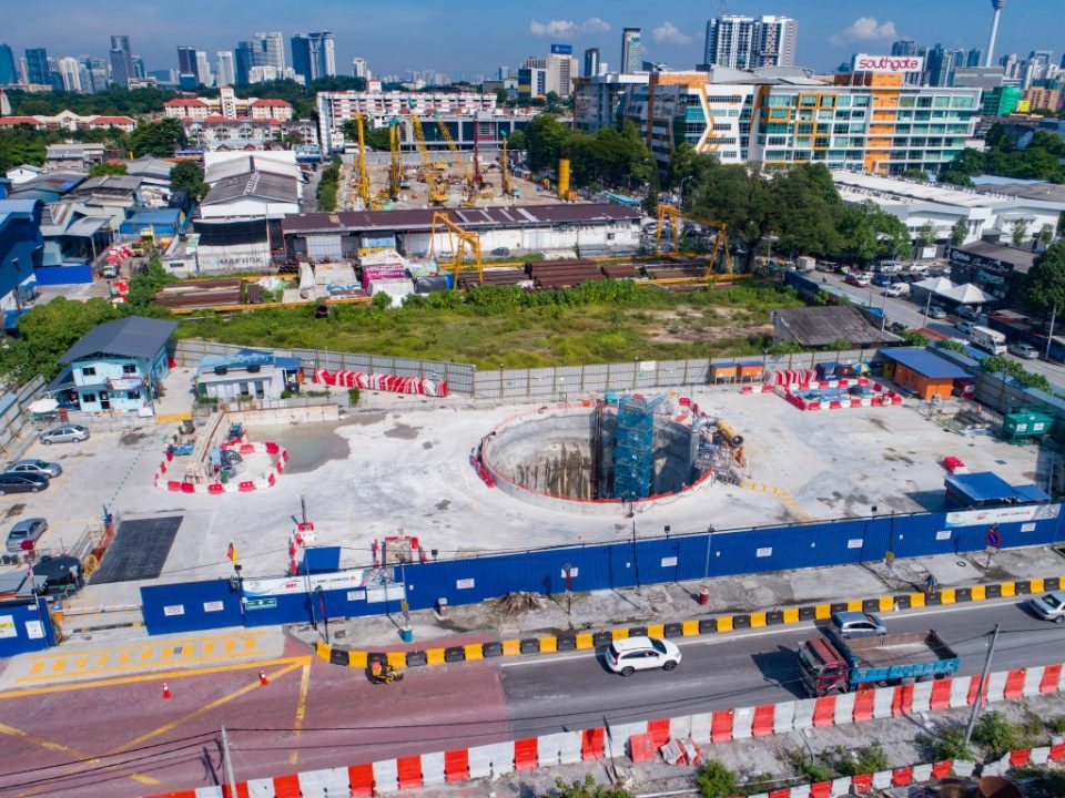 Pandangan udara kerja-kerja pemasangan cerucuk mikro yang telah siap di tapak Syaf Penyelenggaraan 3.