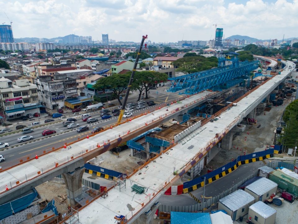Bangunan utiliti sedang dibina di tapak Stesen MRT Sri Delima.
