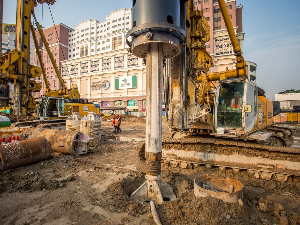 Cerucuk gerek sekan sedang dibina di tapak Stesen MRT Jalan Ipoh.