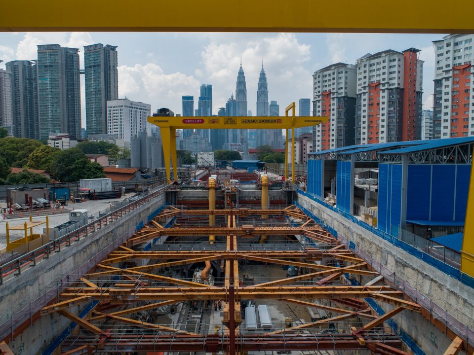 Pandangan atas syaf di Syaf Penyelenggaraan 1/ Lintasan Hospital Kuala Lumpur.