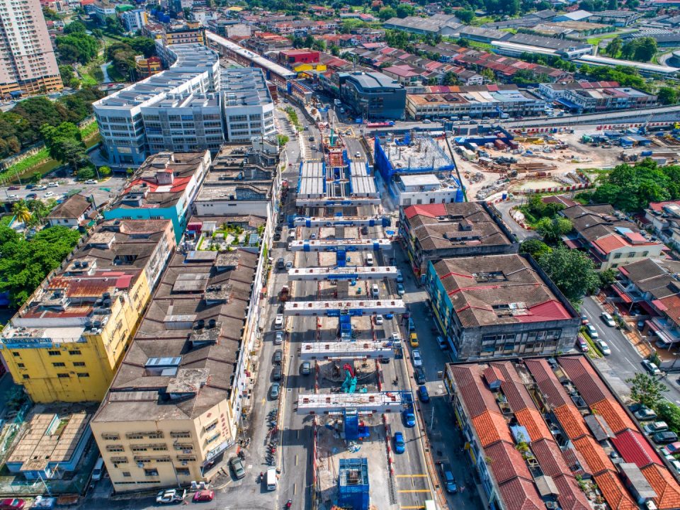 Jalan Ipoh (Kentonmen) Pandangan udara kerja-kerja pelancaran kepala sesilang peringkat akhir di Stesen MRT Kentonmen.