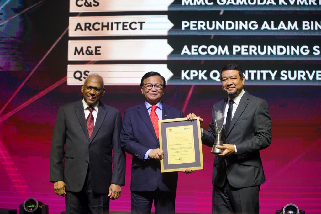 MRT-Corp-Events-October-2019-KVMRT-PROJECT-BAGS-BEST-PROJECT-AWARD-1-Large-1024x683