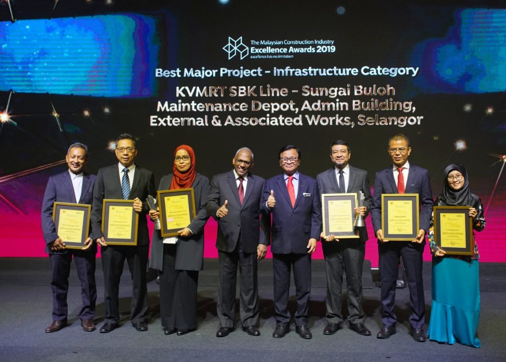 MRT-Corp-Events-October-2019-KVMRT-PROJECT-BAGS-BEST-PROJECT-AWARD-2-Large-1024x733