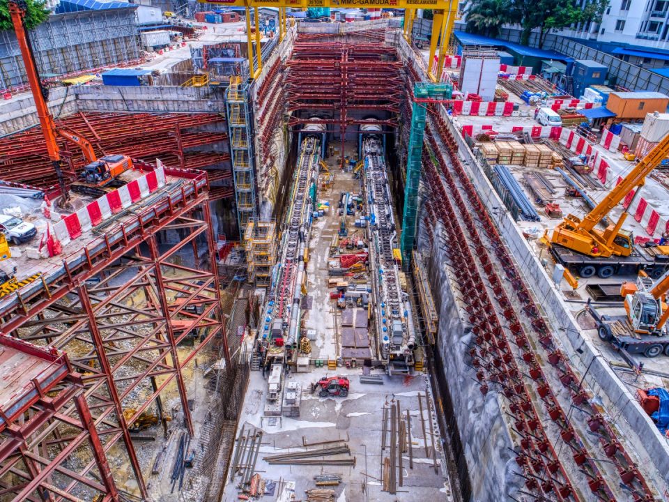Pandangan udara tapak Stesen MRT Conlay menunjukkan terowong arah utara yang telah dilancarkan baru-baru ini. (Laluan Stesen MRT Conlay ke Stesen MRT Ampang Park)