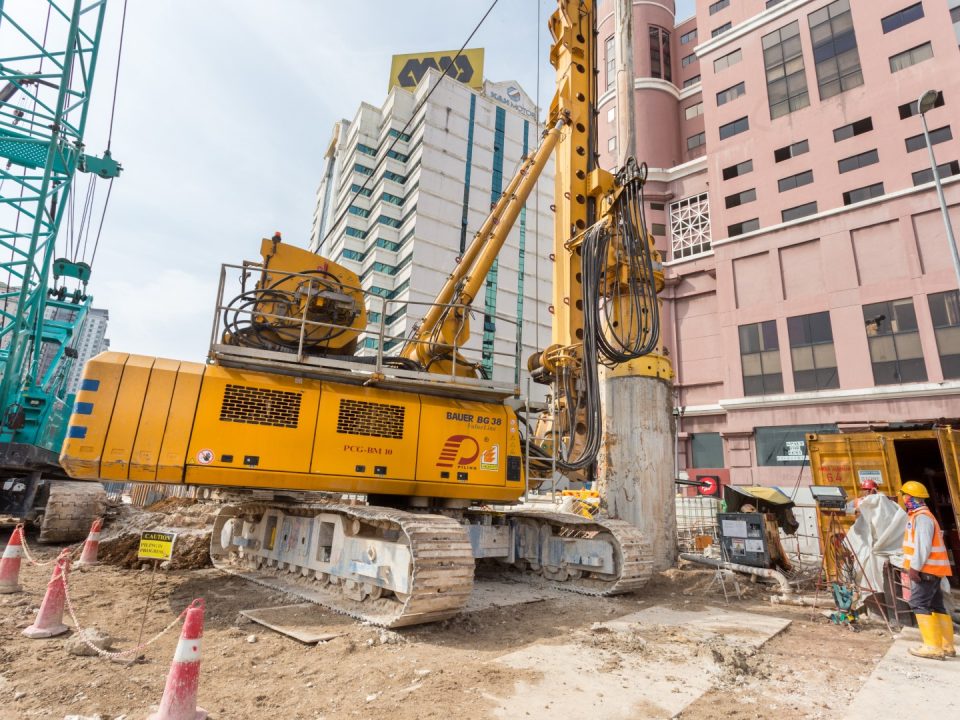 Kerja-kerja cerucuk gerek sekan sedang dijalankan di Stesen MRT Jalan Ipoh.