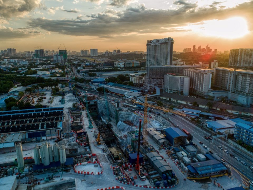 Pandangan keseluruhan tapak Stesen MRT Chan Sow Lin.