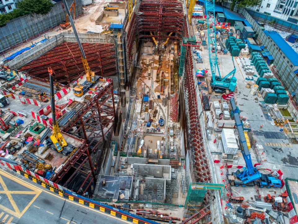 Pandangan udara Stesen MRT Conlay yang sudah 60.52% siap.