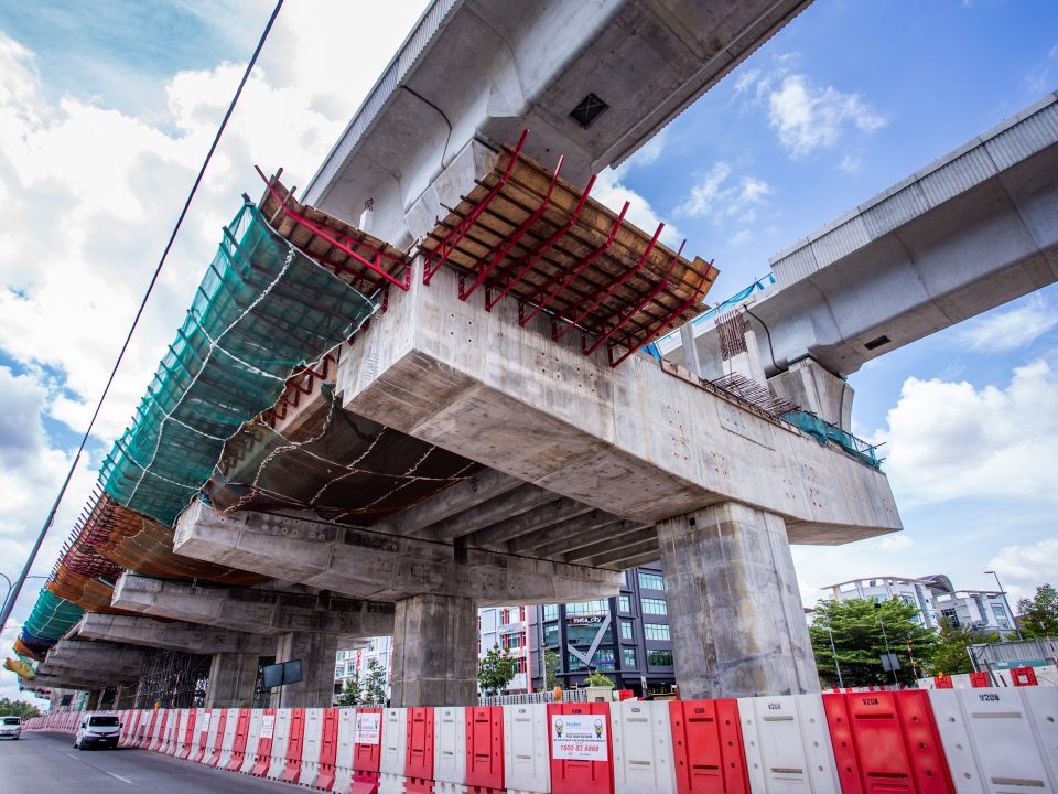 Kerja-kerja papak tengah sedang dijalankan di Stesen MRT Putra Permai.