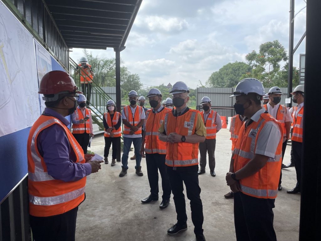 MENTERI PENGANGKUTAN MELAWAT PROJEK RTS LINK - MRT Corp