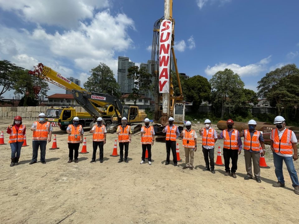 Group photo of the delegation at the Bukit Chagar station and Immigration, Custom and Quarantine (ICQ) Complex