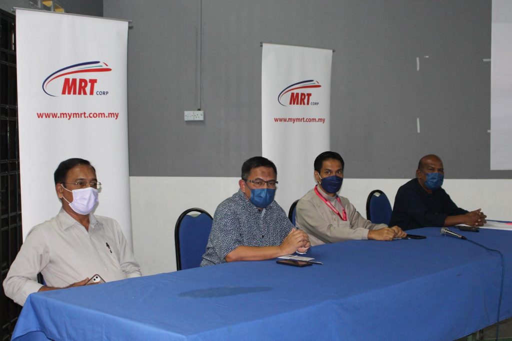 MRT-Corp-February-2022-ENGAGEMENT-SESSION-WITH-KAMPUNG-WADIHANA-RESIDENTS-2-1024x683