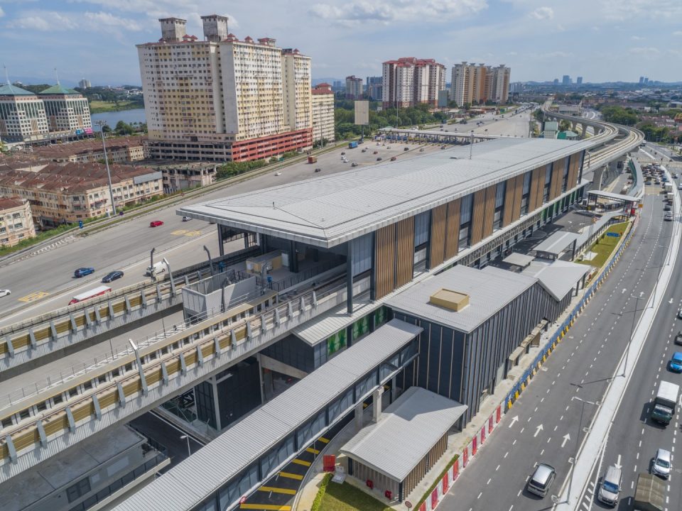 Kerja-kerja jalan telah siap di Stesen MRT Serdang Raya Utara.