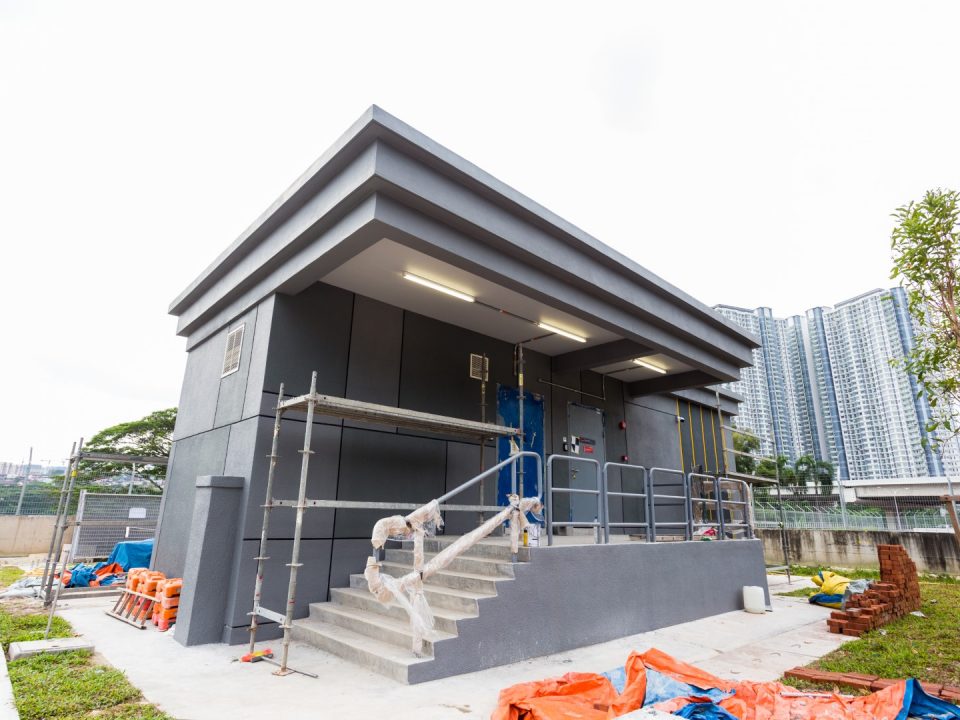 Kerja-kerja kemasan dinding dan pembaikan susur tangan sedang dijalankan di Portal Selatan