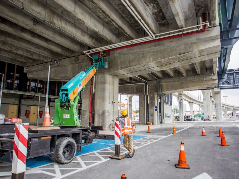 Kerja-kerja pembaikan kecil sedang dijalankan di Stesen MRT Serdang Raya Selatan.