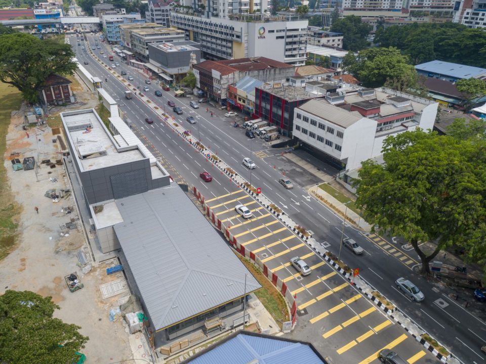 Pandangan keseluruhan Pintu Masuk B dan C Stesen MRT Sentul Barat yang telah siap.