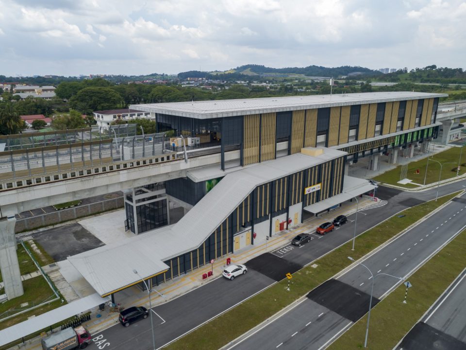 Kerja-kerja stesen dan pintu masuk telah siap di Stesen MRT UPM.