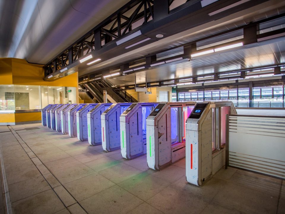 Pengujian dan pentauliahan sistem pintu Kutipan Tambang Automatik sedang dijalankan di Stesen MRT Putrajaya Sentral