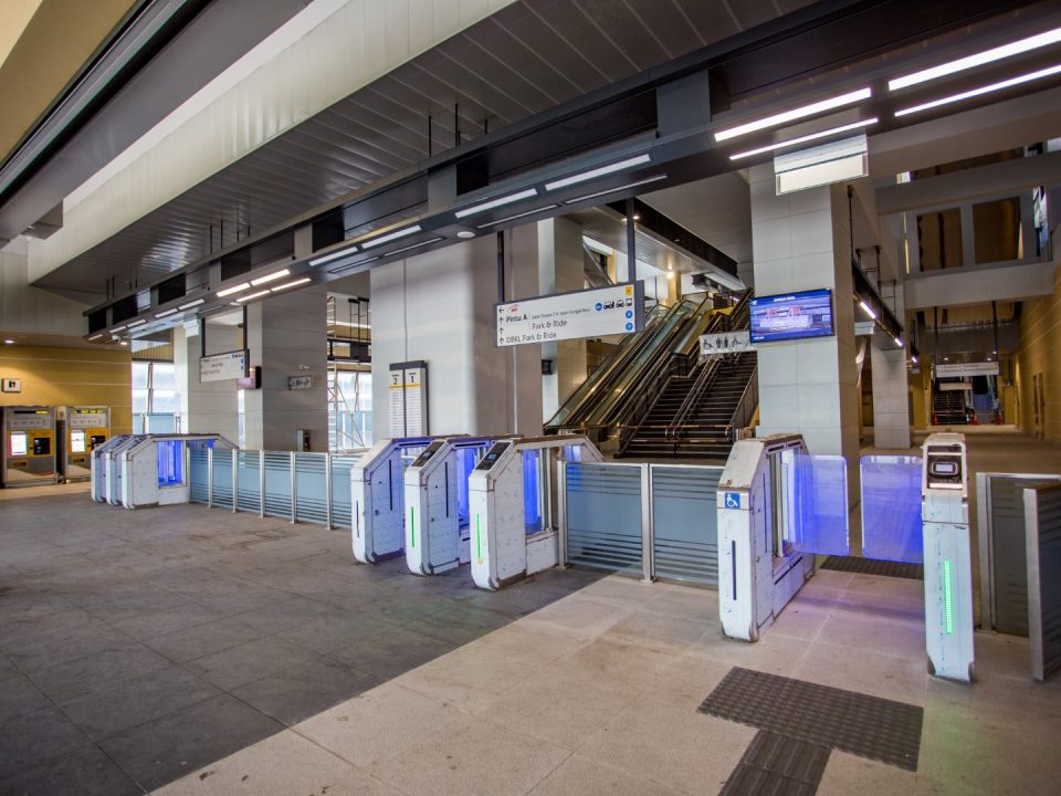 Pengujian dan pentauliahan sistem pintu Kutipan Tambang Automatik sedang dijalankan di Sungai Besi MRT Station