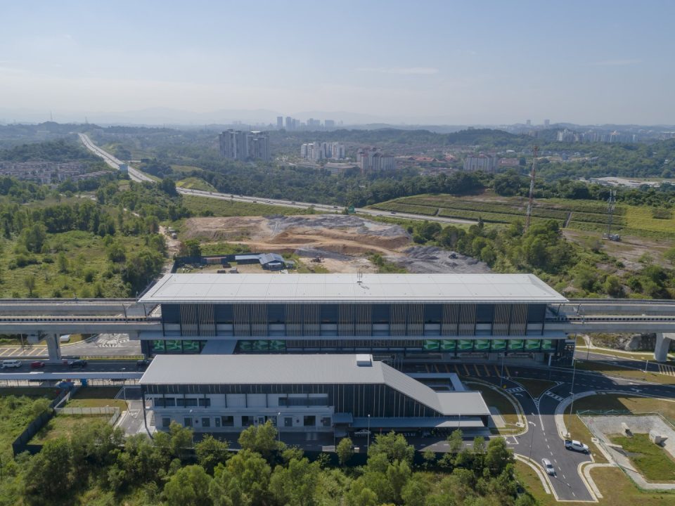 Gambar keseluruhan Stesen MRT 16 Sierra.