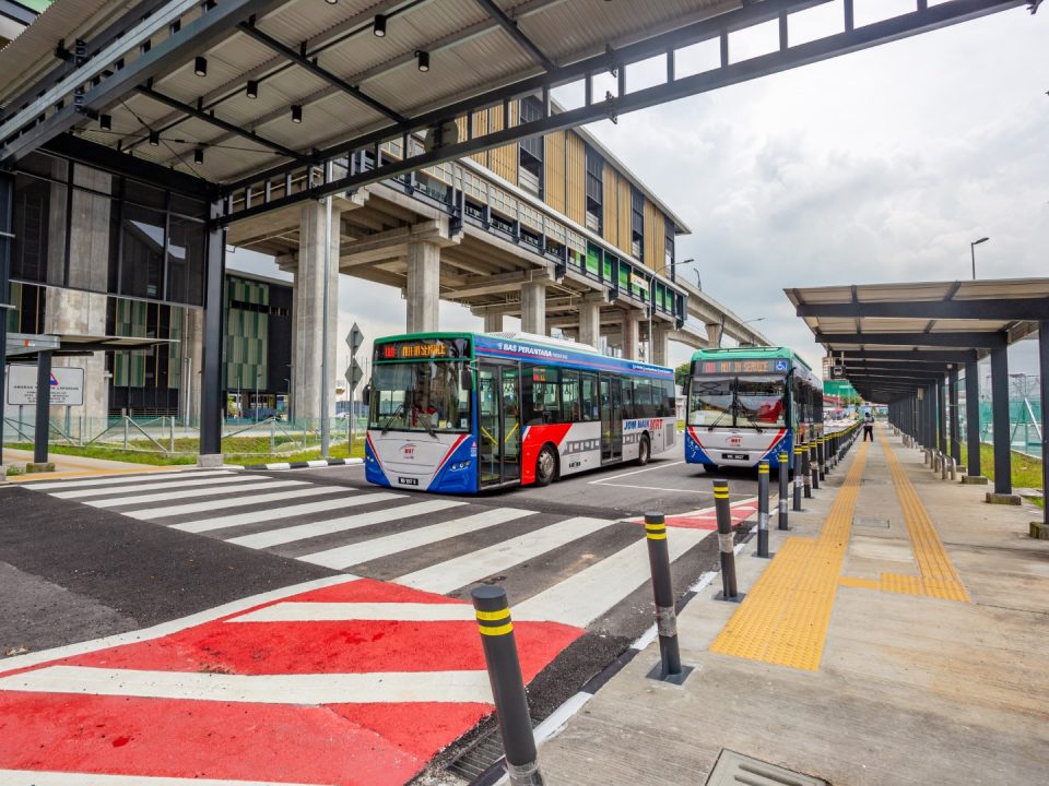 Percubaan Bas Rapid di Stesen MRT Kuchai.