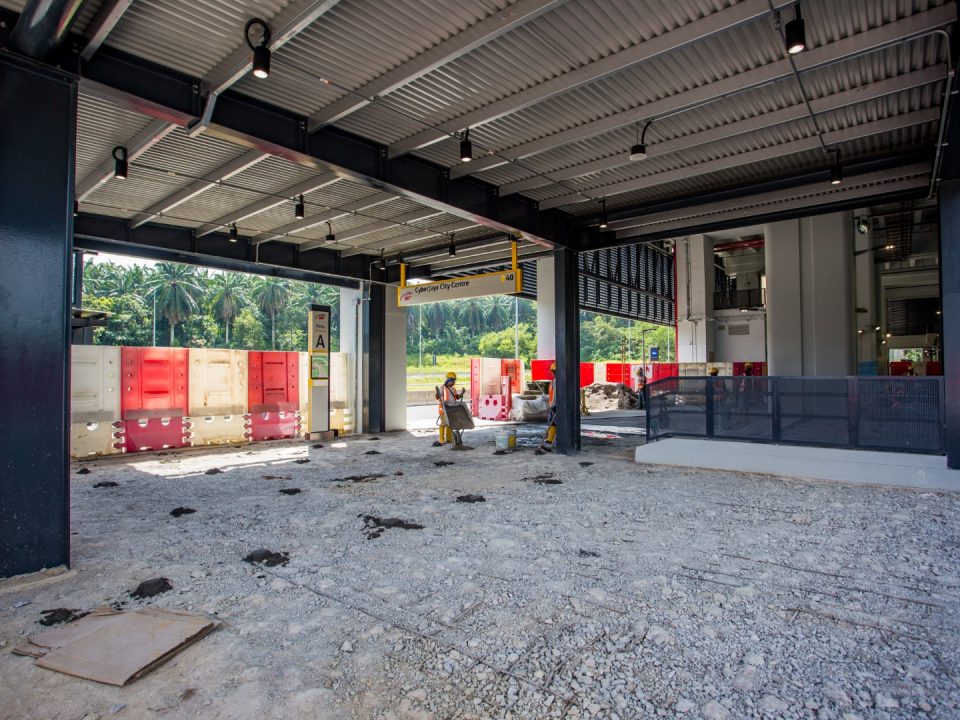 Kerja-kerja pengukuhan sedang dijalankan di Stesen MRT Cyberjaya City Centre