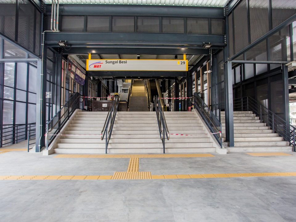 Kerja-kerja pengukuhan telah siap di Pintu Masuk A Stesen MRT Sungai Besi