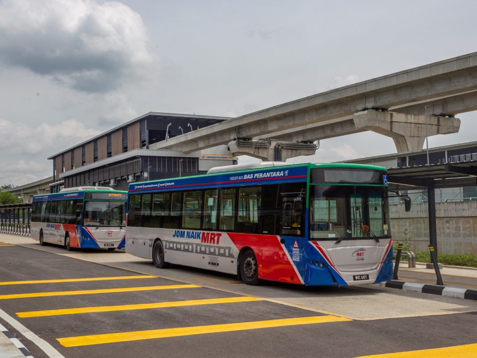 Percubaan perjalanan untuk Bas Rapid di Stesen MRT Cyberjaya City Centre