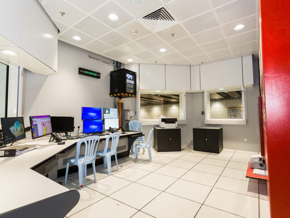 Bilik Kawalan Keselamatan di aras ruang legar Stesen MRT Hospital Kuala Lumpur telah siap dan diserahkan kepada Rapid Rail.