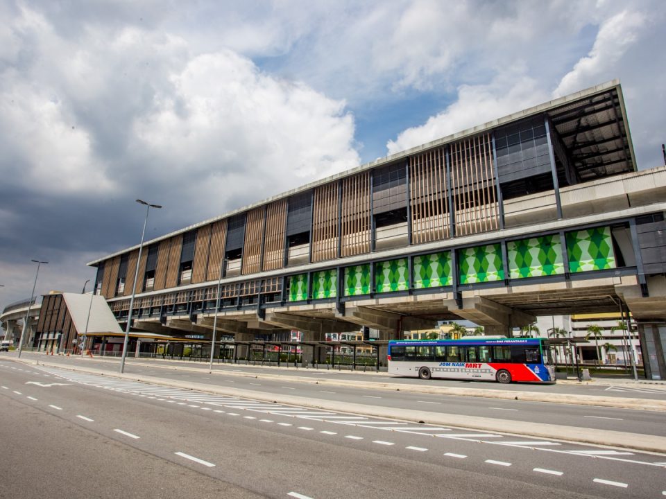 Percubaan uji pandu untuk Bas Rapid di Stesen MRT Serdang Raya Selatan.