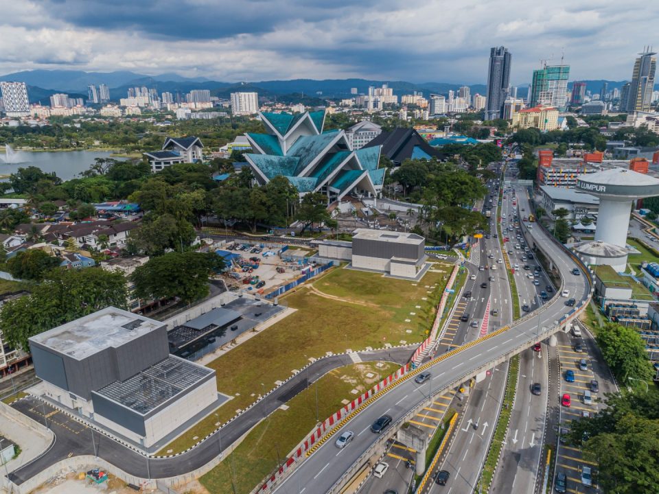 Kerja-kerja permukaan tanah telah siap di Stesen MRT Hospital Kuala Lumpur.